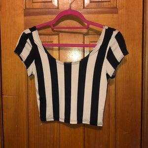 STRIPED CROP TOP